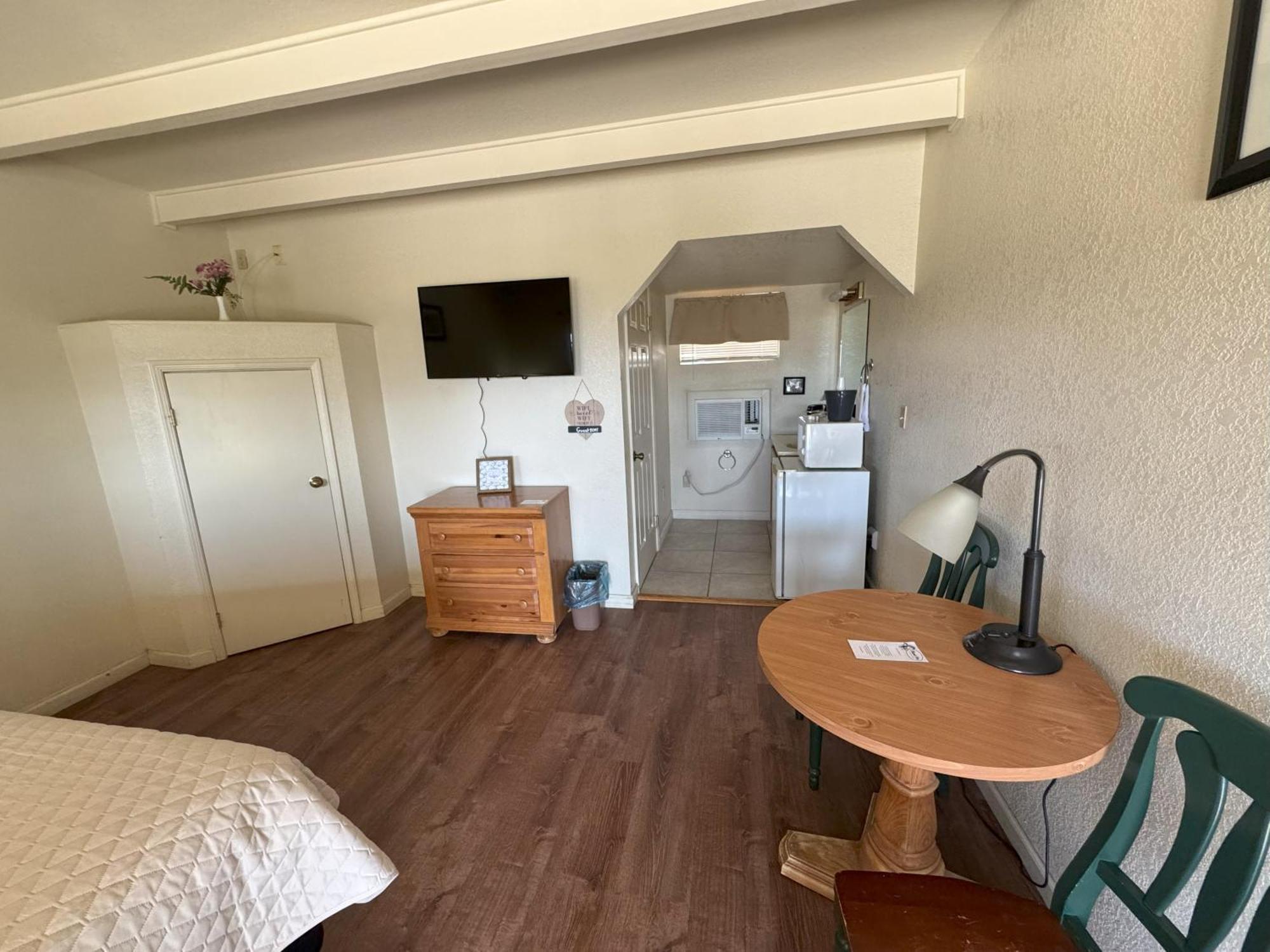 Barewood Inn & Suites Wofford Heights Екстер'єр фото